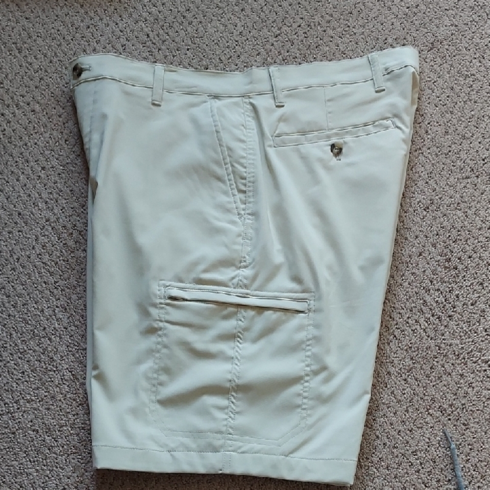 Chaps Flat Front Shorts, Super Nice With Zippered Pockets, Excellent Condition.
